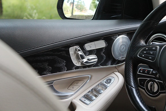 Mercedes-Benz GLC350 e 23 of 30