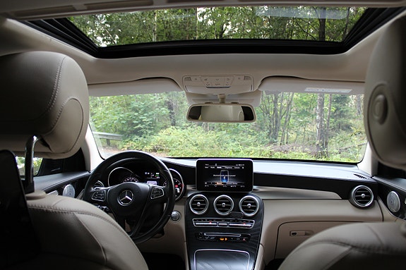 Mercedes-Benz GLC350 e 26 of 30