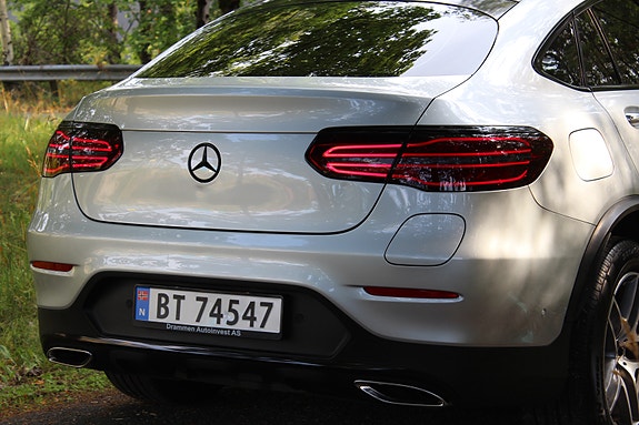 Mercedes-Benz GLC350 e 16 of 30