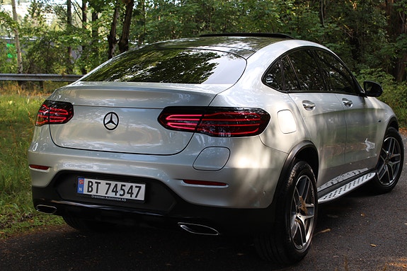 Mercedes-Benz GLC350 e 17 of 30