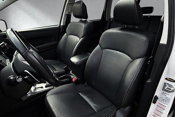 Subaru Forester 15 of 30