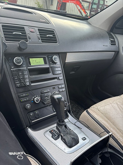 Volvo XC90 7 of 8