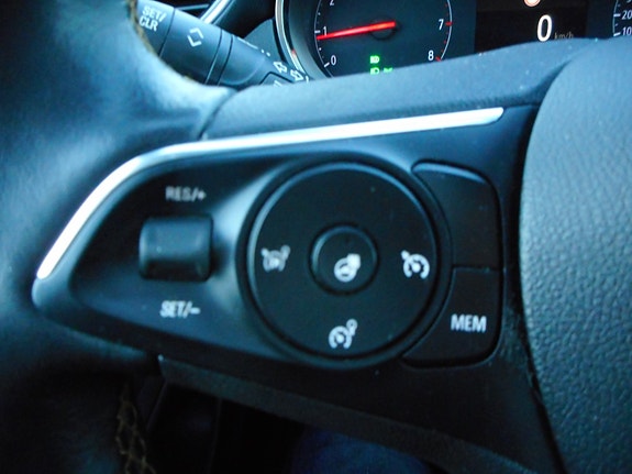 Opel Crossland X 12 of 26