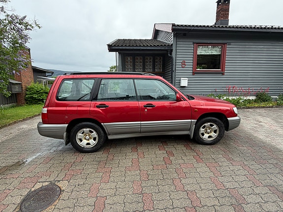 Subaru Forester 9 of 28