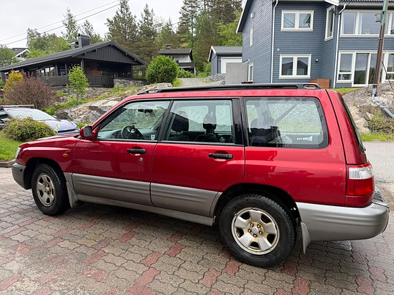 Subaru Forester 3 of 28