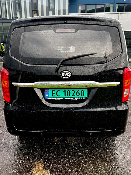 BYD T3 3 of 6