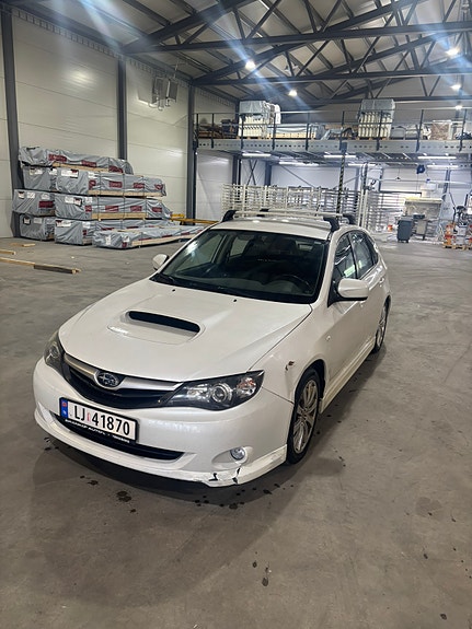 Subaru Impreza 8 of 12