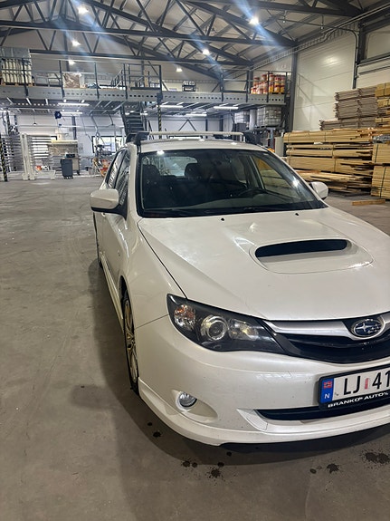 Subaru Impreza 10 of 12