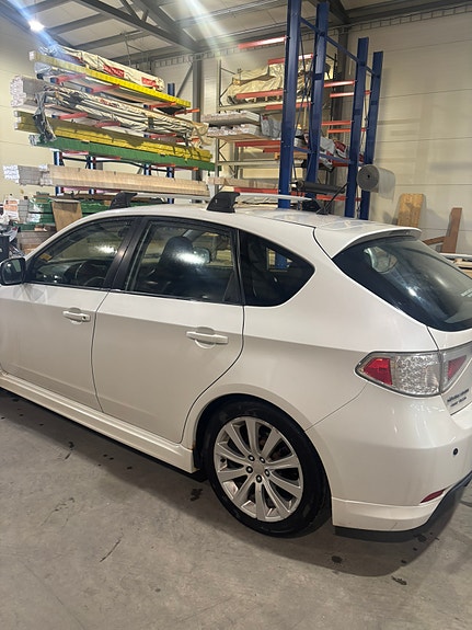 Subaru Impreza 6 of 12