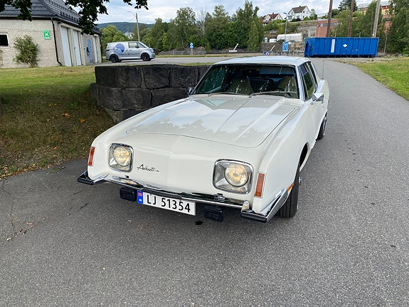 Studebaker Avanti II 3 of 30