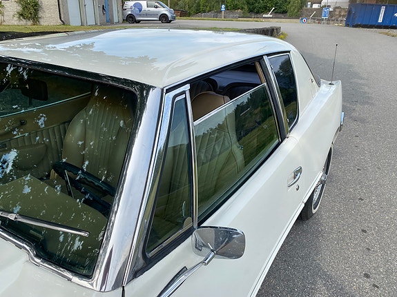 Studebaker Avanti II 14 of 30