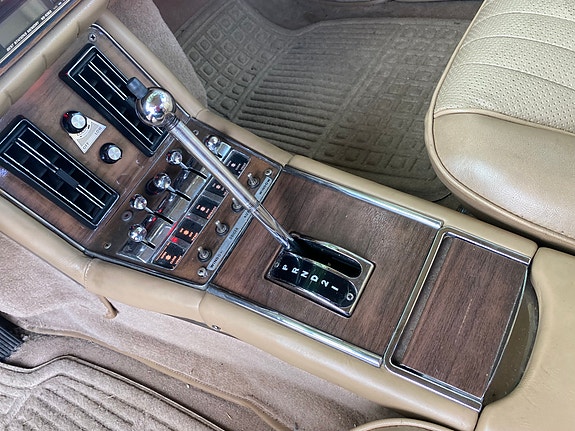 Studebaker Avanti II 24 of 30