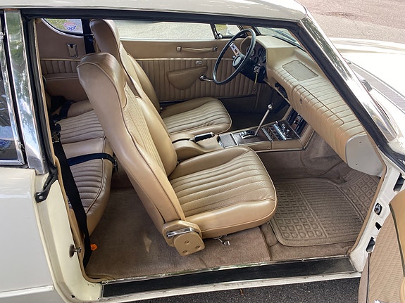Studebaker Avanti II 27 of 30