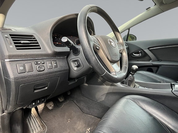 Toyota Avensis 18 of 22