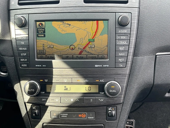 Toyota Avensis 15 of 22