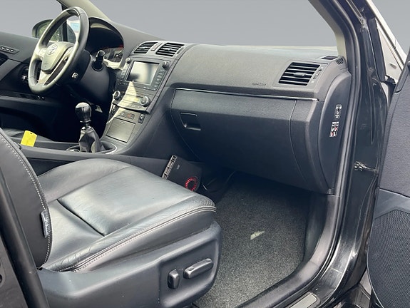 Toyota Avensis 14 of 22