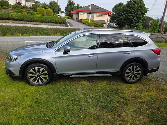 Subaru Outback 7 of 16