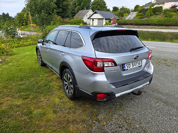 Subaru Outback 5 of 16