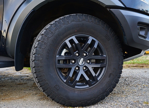 Ford Ranger Raptor 14 of 19