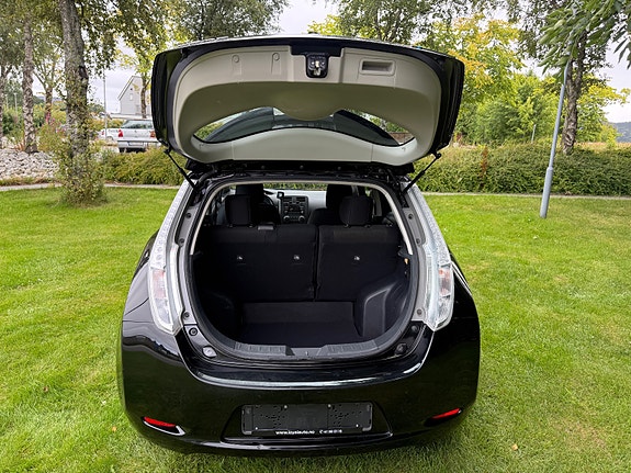 Nissan Leaf 10 of 29