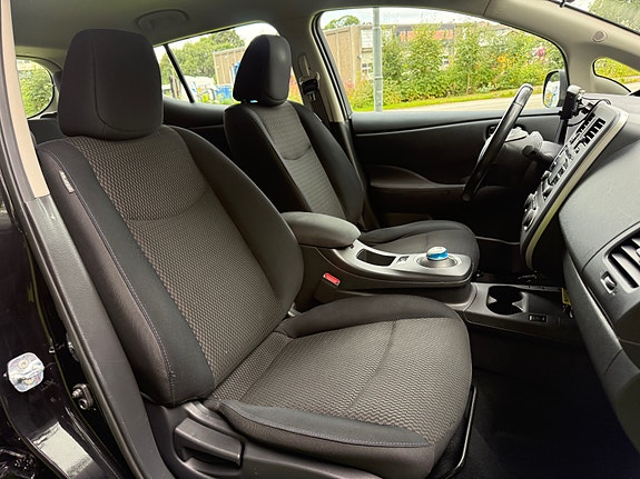 Nissan Leaf 25 of 29