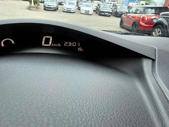 Nissan Leaf 12 of 29