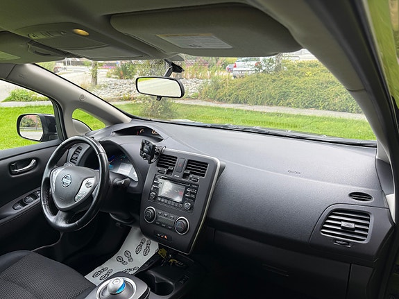 Nissan Leaf 24 of 29