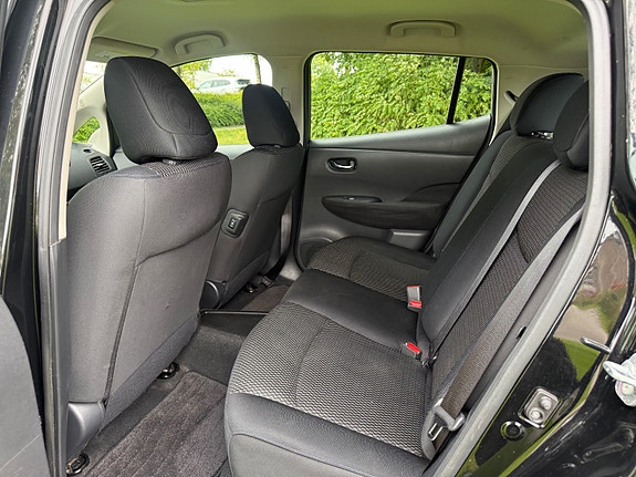 Nissan Leaf 22 of 29