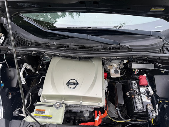 Nissan Leaf 28 of 29