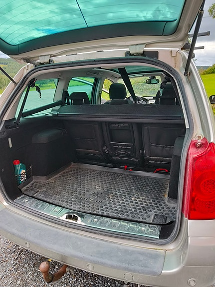 Peugeot 307 SW 14 of 15