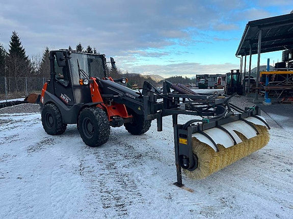 Hitachi ZW 75 4 of 13