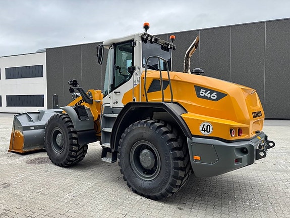 Liebherr L546 5 of 11