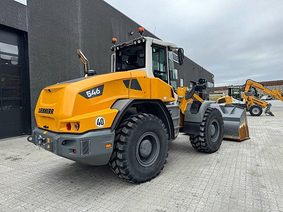 Liebherr L546 3 of 11