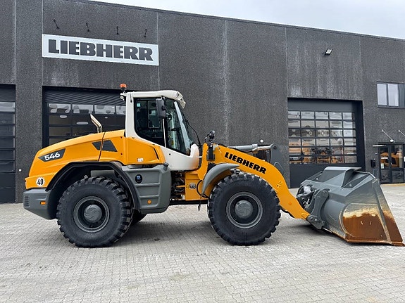 Liebherr L546 2 of 11