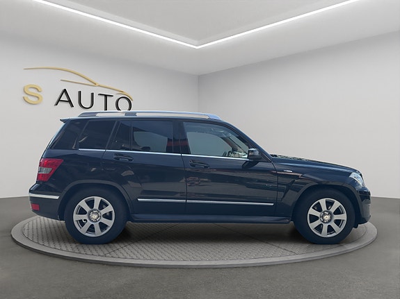 Mercedes-Benz GLK220 9 of 29