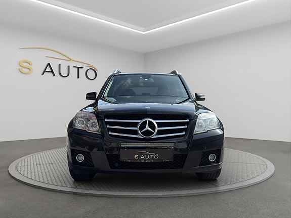 Mercedes-Benz GLK220 2 of 29
