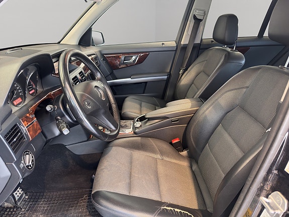 Mercedes-Benz GLK220 12 of 29