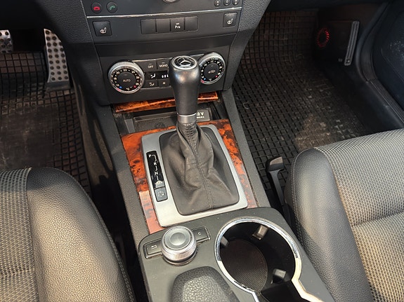 Mercedes-Benz GLK220 24 of 29