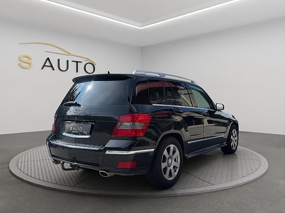 Mercedes-Benz GLK220 8 of 29