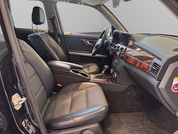 Mercedes-Benz GLK220 15 of 29