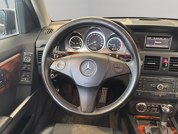 Mercedes-Benz GLK220 18 of 29