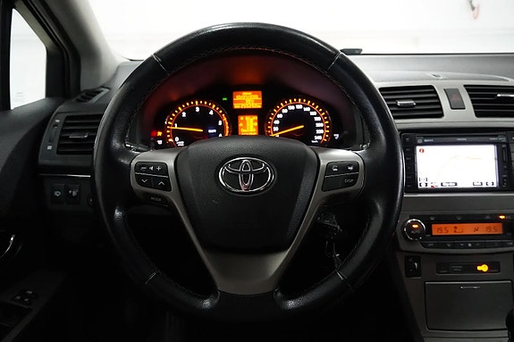 Toyota Avensis 7 of 28