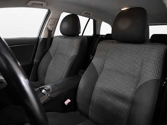 Toyota Avensis 4 of 28