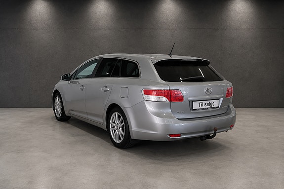 Toyota Avensis 27 of 28