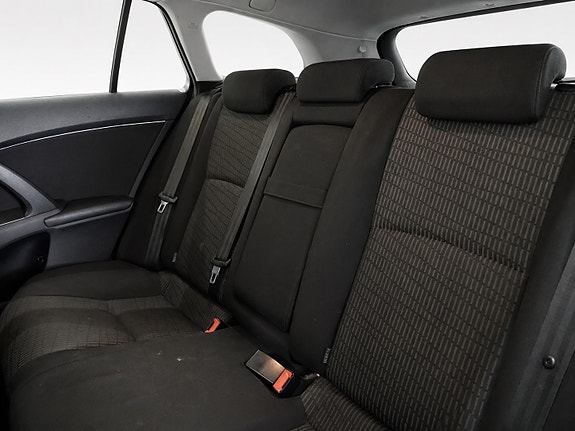 Toyota Avensis 21 of 28