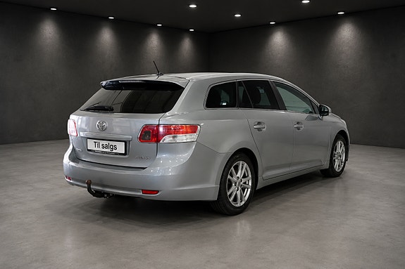 Toyota Avensis 26 of 28