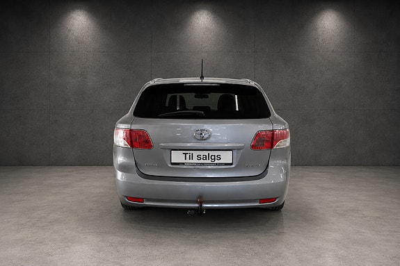 Toyota Avensis 28 of 28
