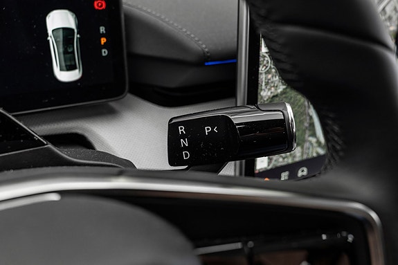 Polestar 4 12 of 29