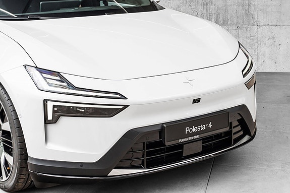 Polestar 4 2 of 29