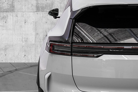 Polestar 3 8 of 27